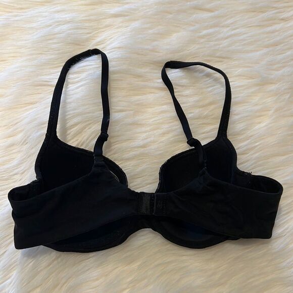 Victoria’s Secret Bra - Picture 2 of 4